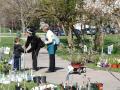 2014-Plant-Sale-1-Cathy-K-helps-shoppers-sm